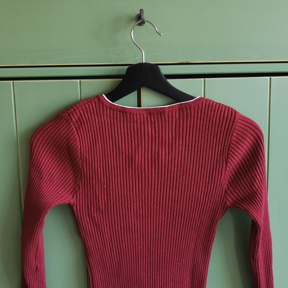 Ribbed long sleeve sweater - Picture 4 of 4